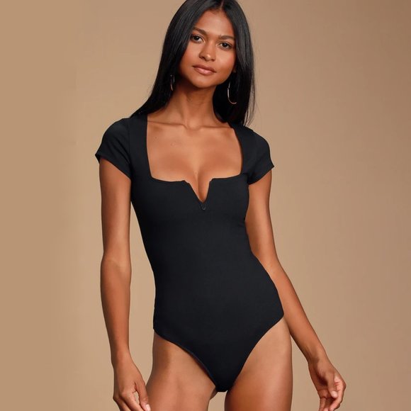Lulus Tops - Lulus Mirabelle Black Notched Bodysuit, Short Sleeve, NTW